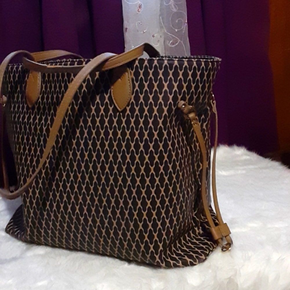 Geometric Print Electronics Bag - image 6